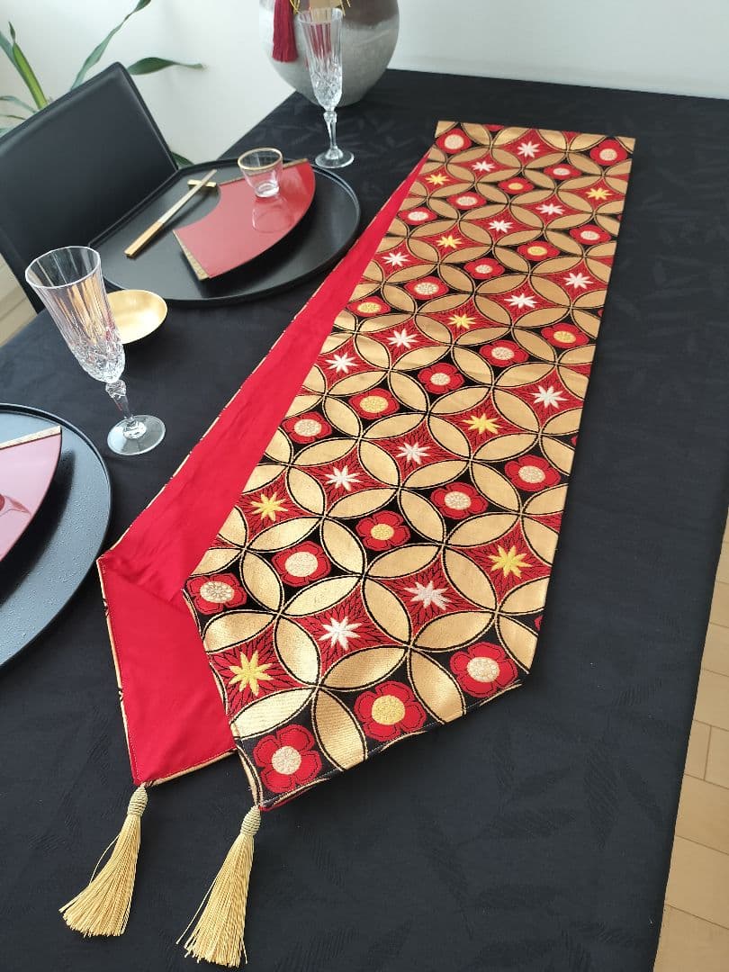 A888★逸品‼️七宝模様‼️テーブルランナー2m18cm