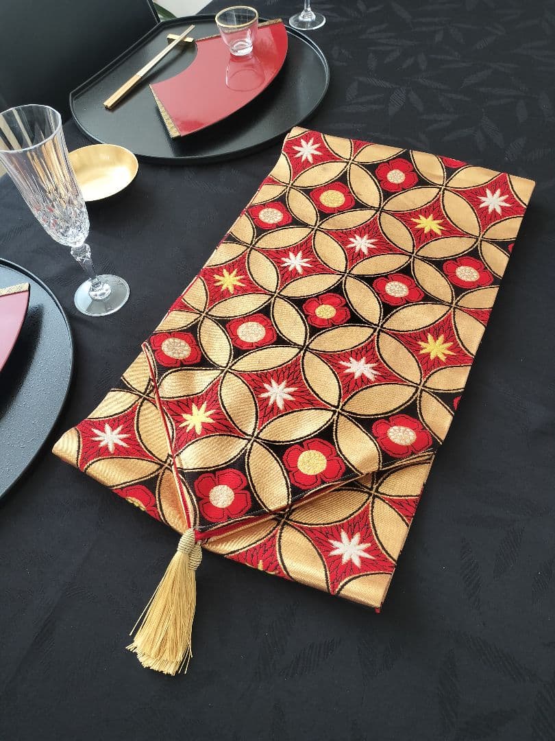 A888★逸品‼️七宝模様‼️テーブルランナー2m18cm