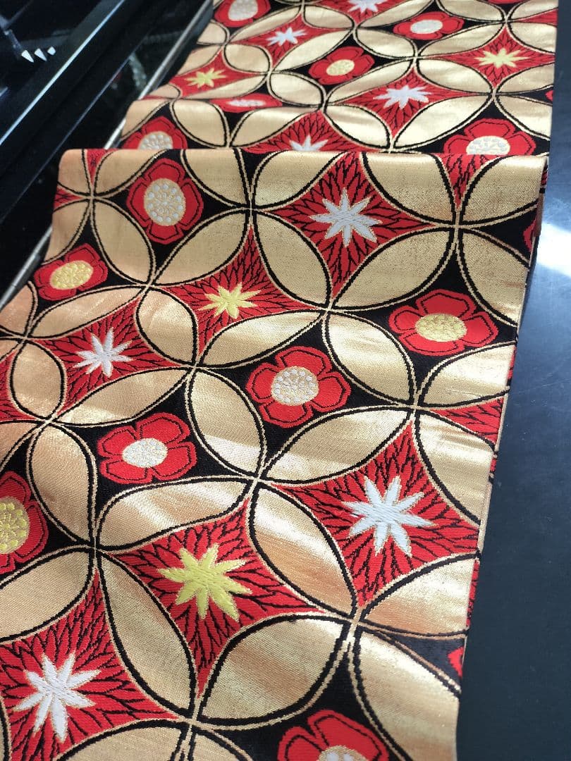 A888★逸品‼️七宝模様‼️テーブルランナー2m18cm