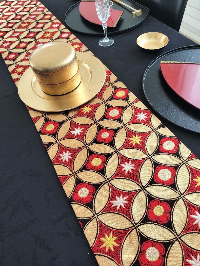 A888★逸品‼️七宝模様‼️テーブルランナー2m18cm