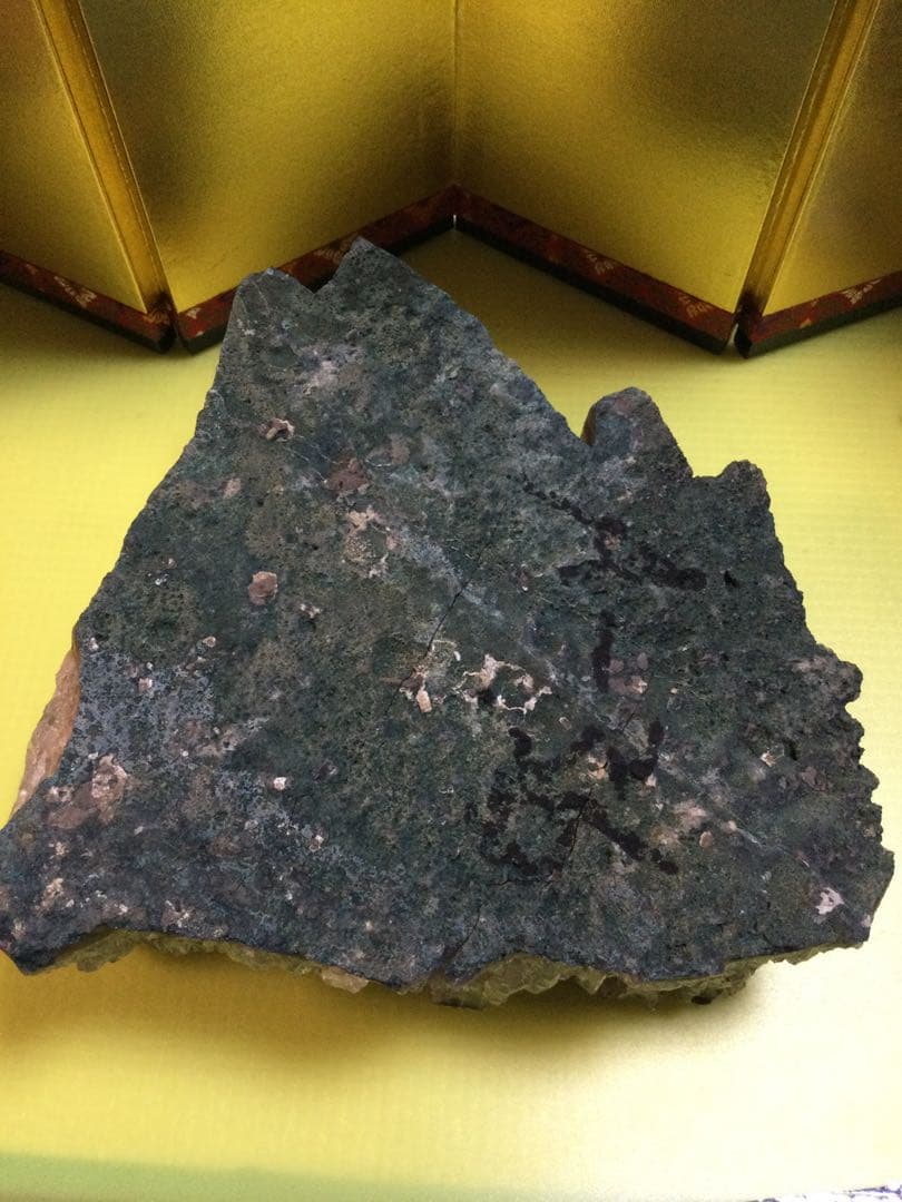 大粒アメジストクラスター原石　台座無し　アメジストクラスター　観賞石