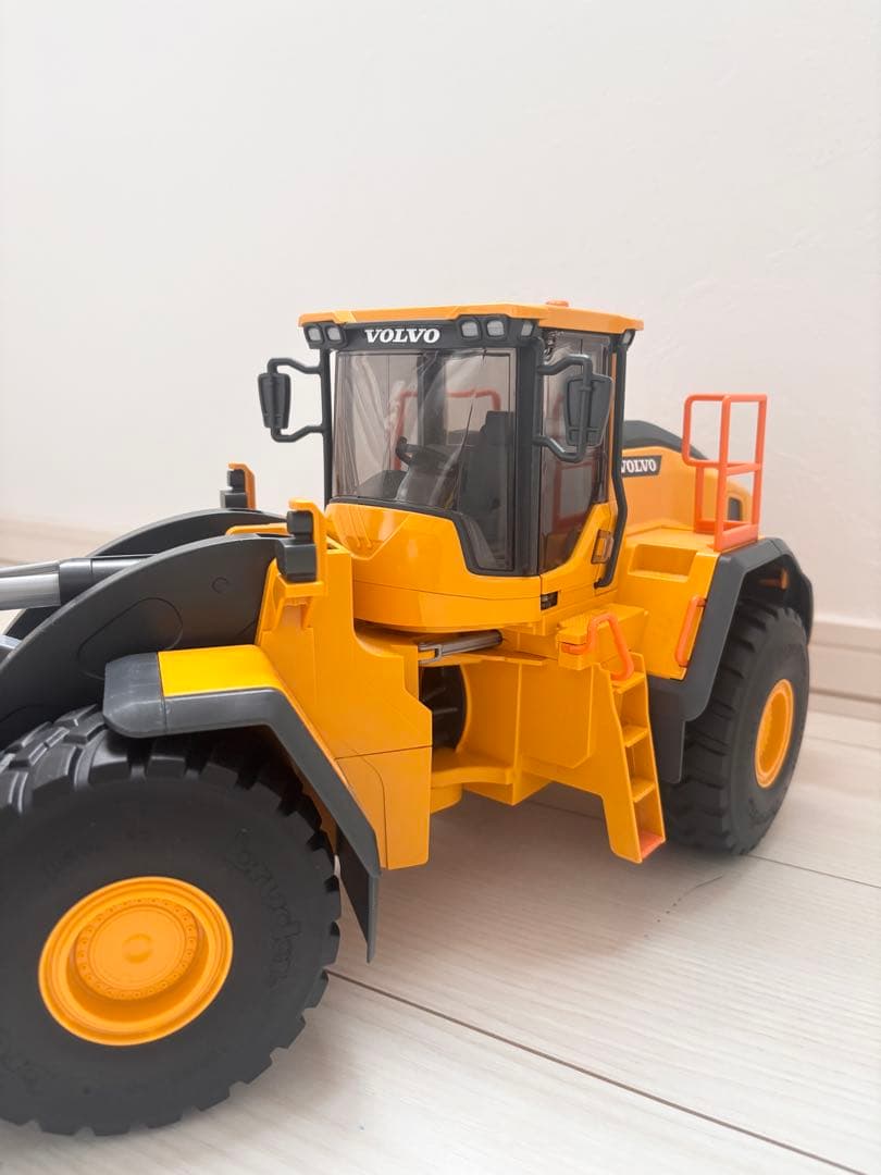 ブルーダー bruder Volvo ホイールローダー L260H