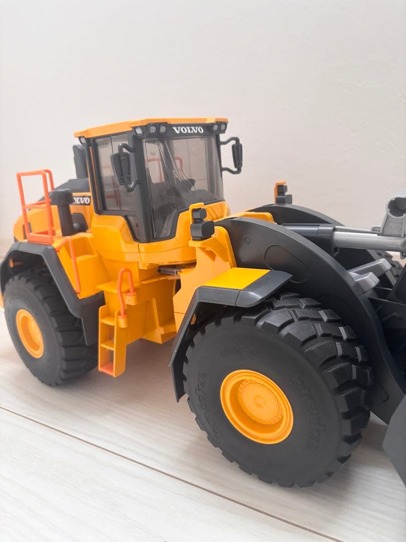 ブルーダー bruder Volvo ホイールローダー L260H