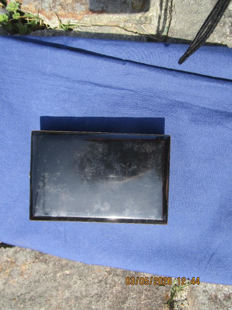 勲章　勲六等瑞宝章　1個　箱あり　と、思います。