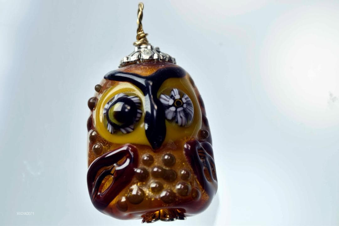 フクロウのトンボ玉 ガラスのジュエリー ペンダントトップ12863-451