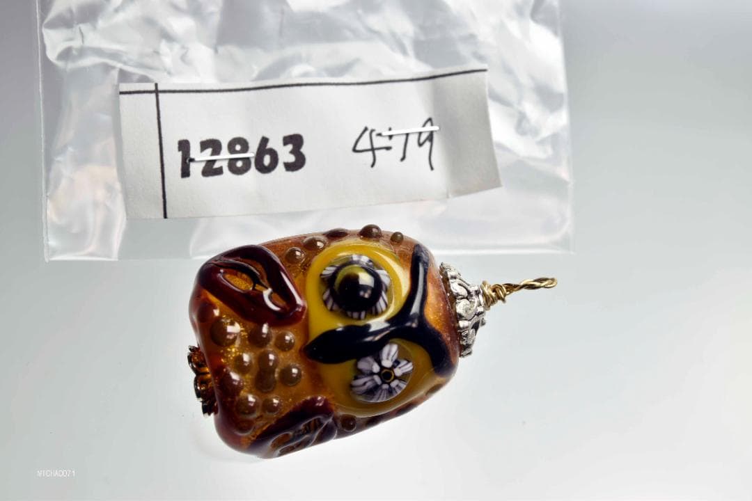 フクロウのトンボ玉 ガラスのジュエリー ペンダントトップ12863-451