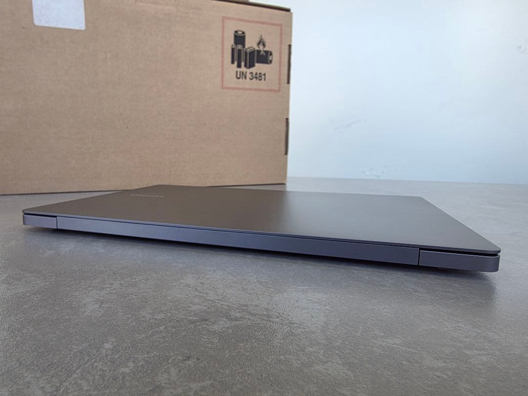 【美品】Samsung Galaxy Book 4 Pro (512GB)