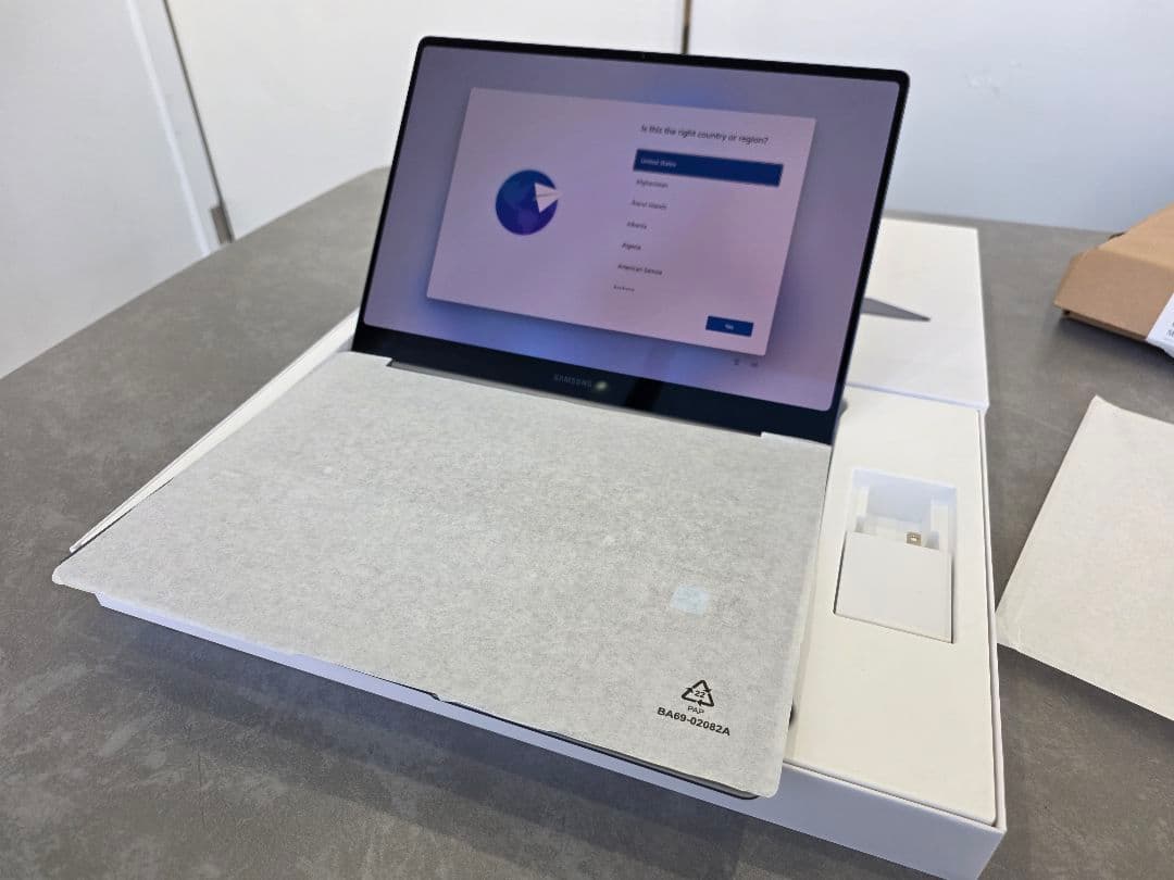 【美品】Samsung Galaxy Book 4 Pro (512GB)