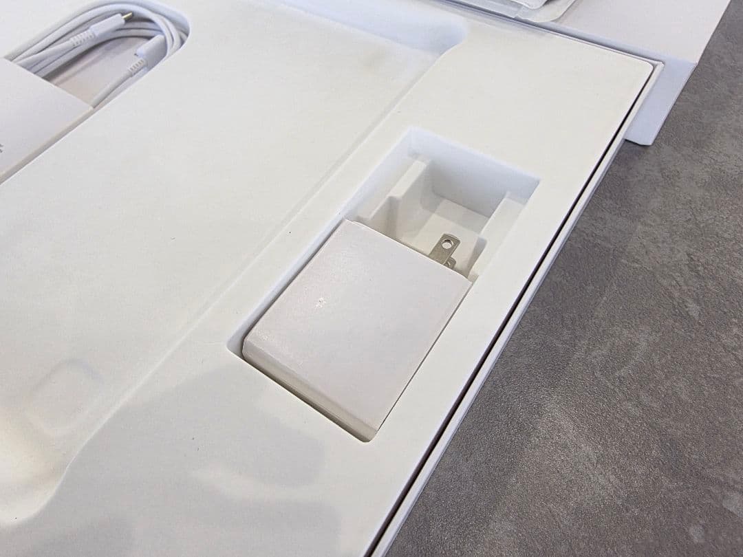 【美品】Samsung Galaxy Book 4 Pro (512GB)