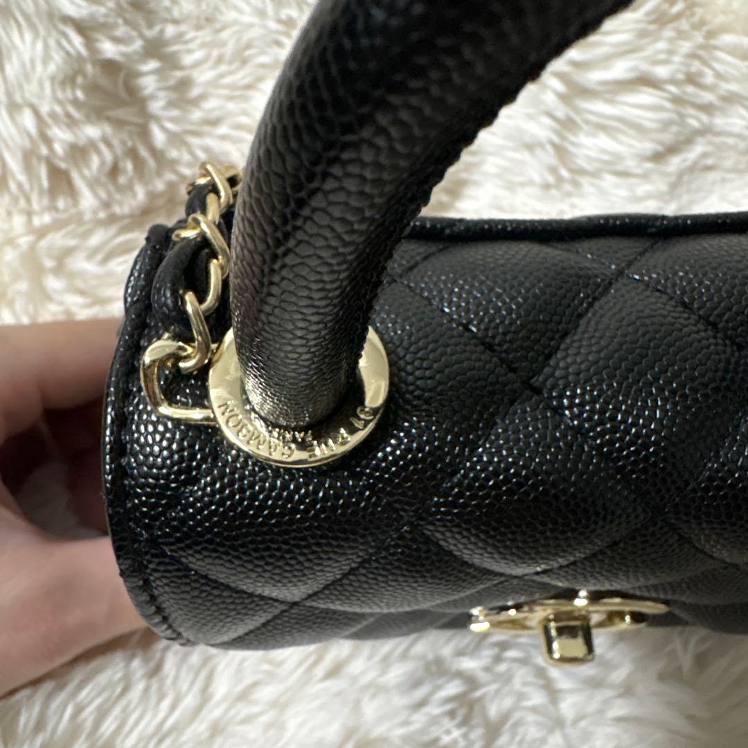 CHANEL ブラック ショルダーバッグ ゴールド金具