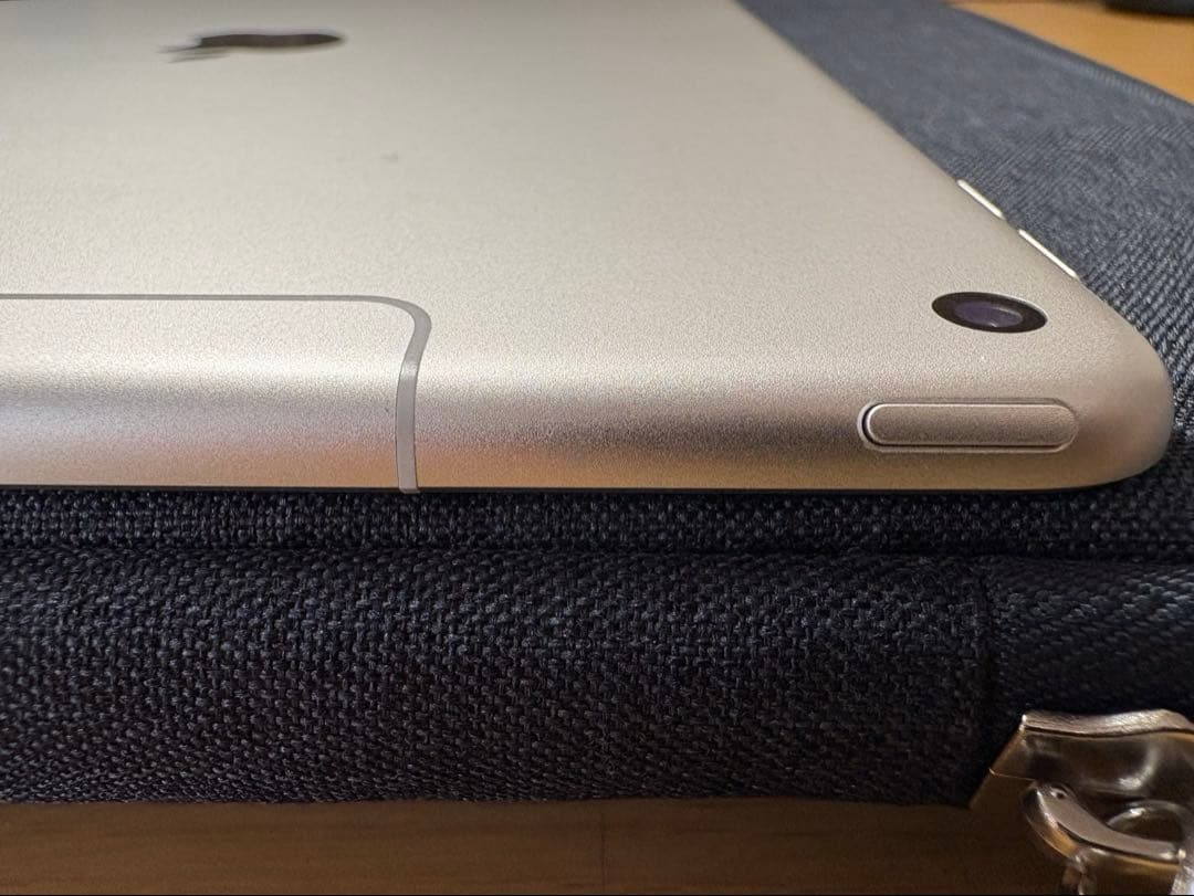 iPad Air3 Wi-Fi+cellularモデル シルバー 64GB 本体