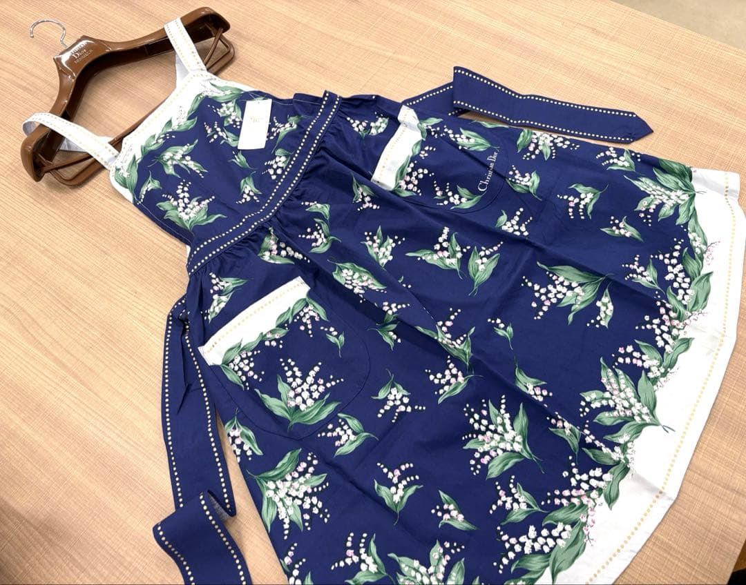 タグ付未使用✨️クリスチャン　ディオール　エプロン　スズラン柄　カネボウ製品