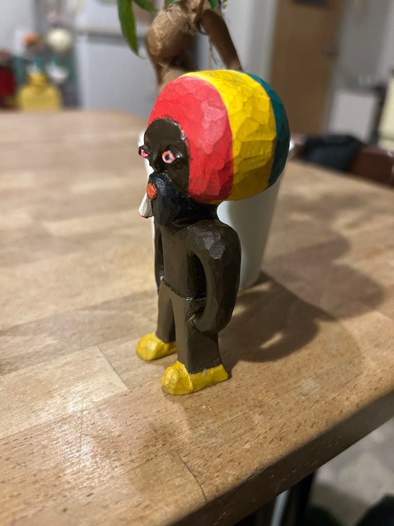 木製キャラクター像　ラスタマン　約10cm