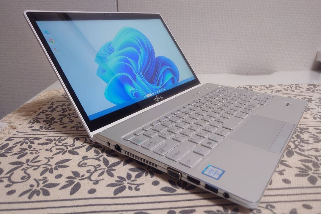 【新25H2】◇Corei5◇2Kタッチパネル◇新品512GB◇ホワイト基調◇