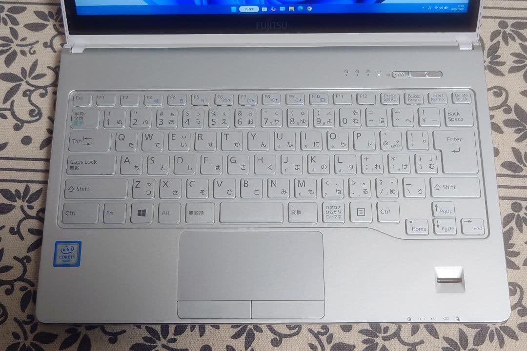 【新25H2】◇Corei5◇2Kタッチパネル◇新品512GB◇ホワイト基調◇