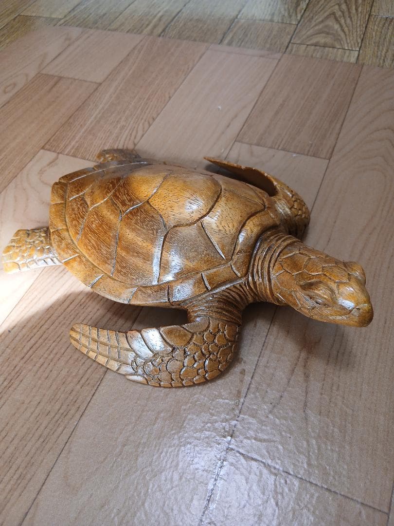 木彫り置物　ウミガメ