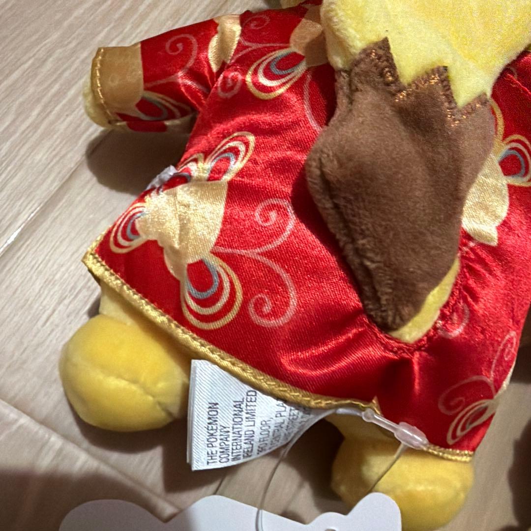 台湾限定 ポケモンセンター台北 春節ピカチュウ ぬいぐるみ 新年 旧正月2025