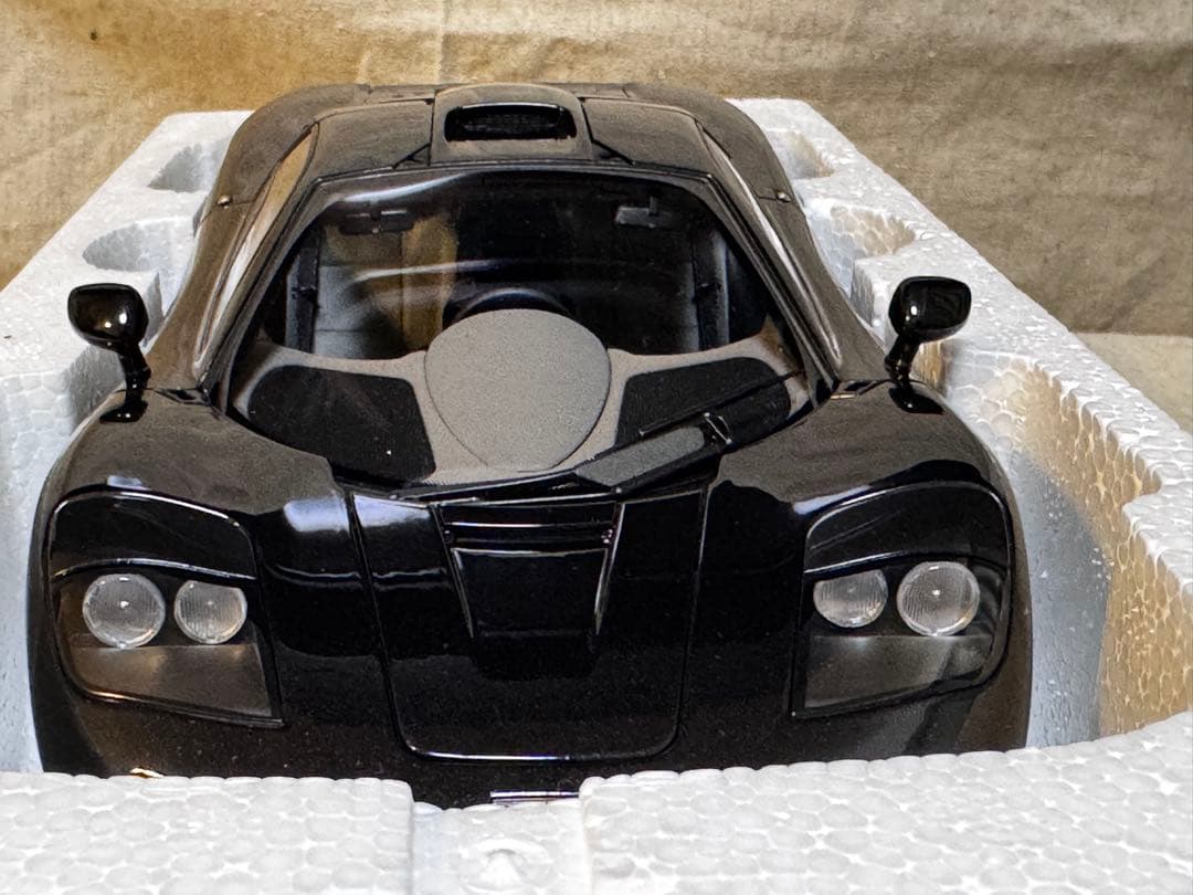 McLaren F1 1/18 ブラック ミニカー