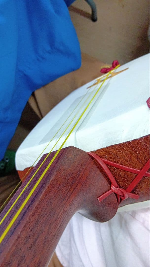 津軽三味線 東さわり 2940g 棹幅31.5ミリ　表皮張り替え済　ケース付