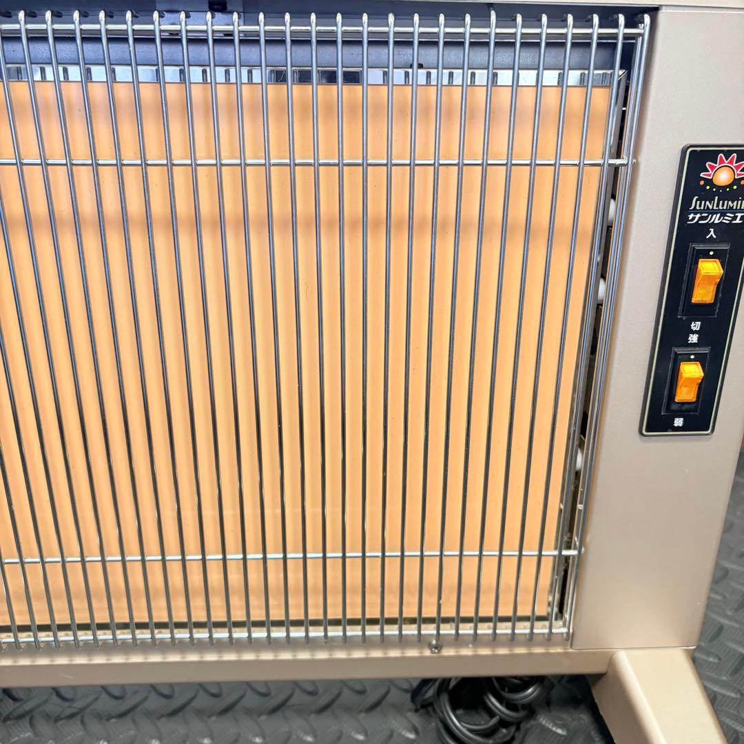 サンルミエ Cute E800LS 遠赤外線暖房器 2022年製