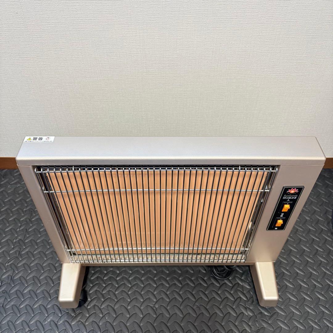 サンルミエ Cute E800LS 遠赤外線暖房器 2022年製