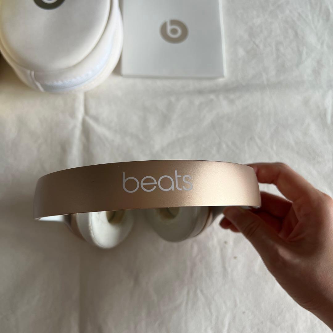 Beats ビーツ　solo2 ワイヤレス　wireless ゴールド　gold