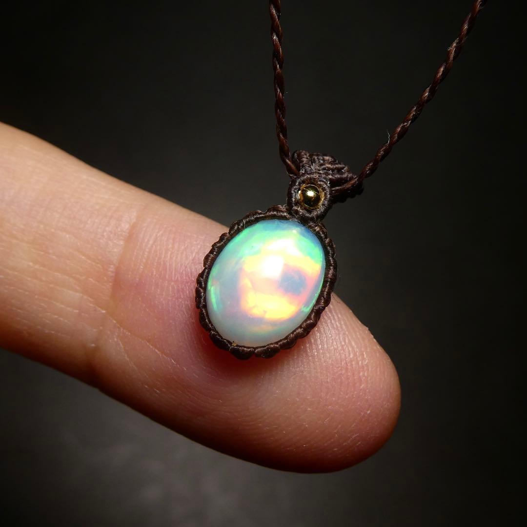 きら　オパールのマクラメネックレス