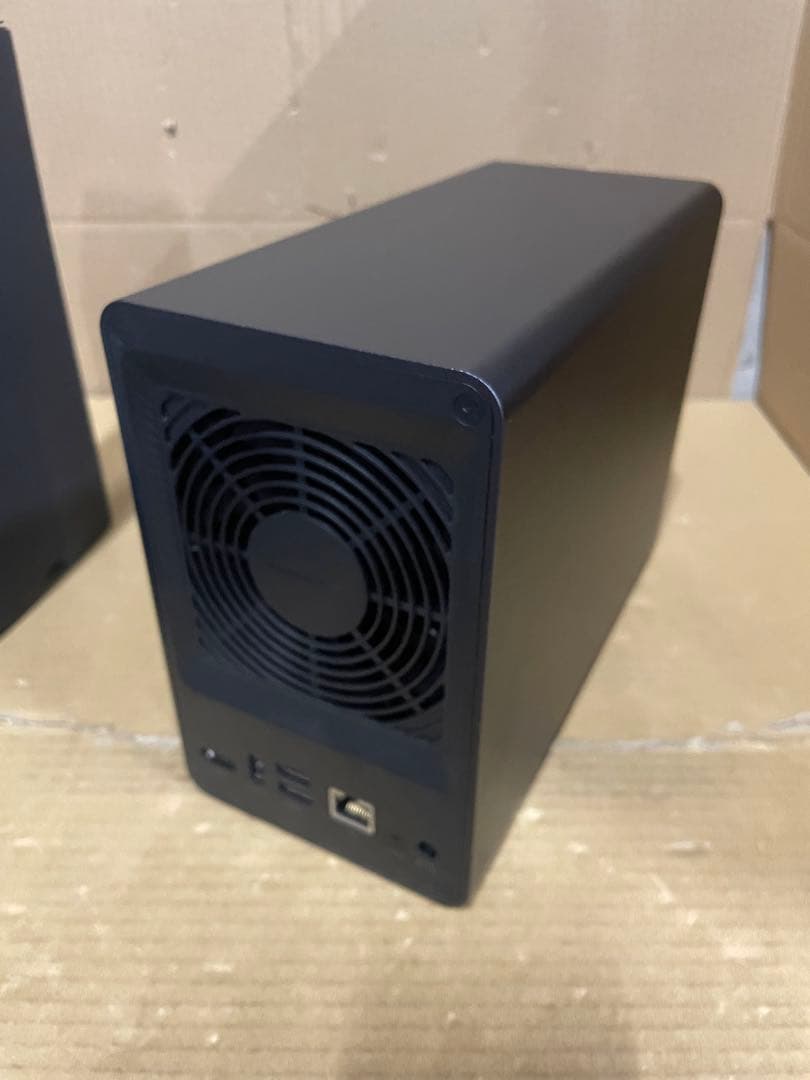 UGREEN NASync DXP2800 ジャンク品