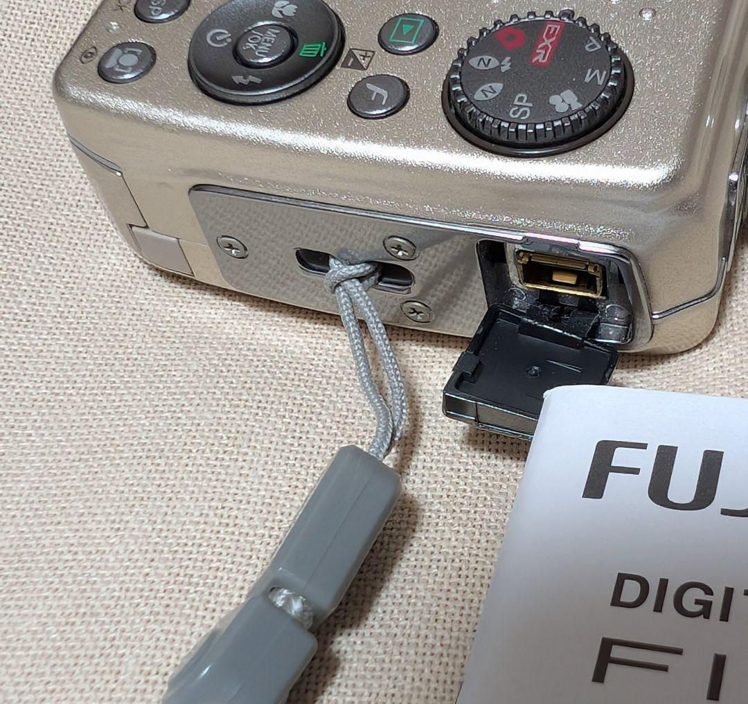 FUJIFILM デジタルカメラ FINEPIX F200 EXR シルバー