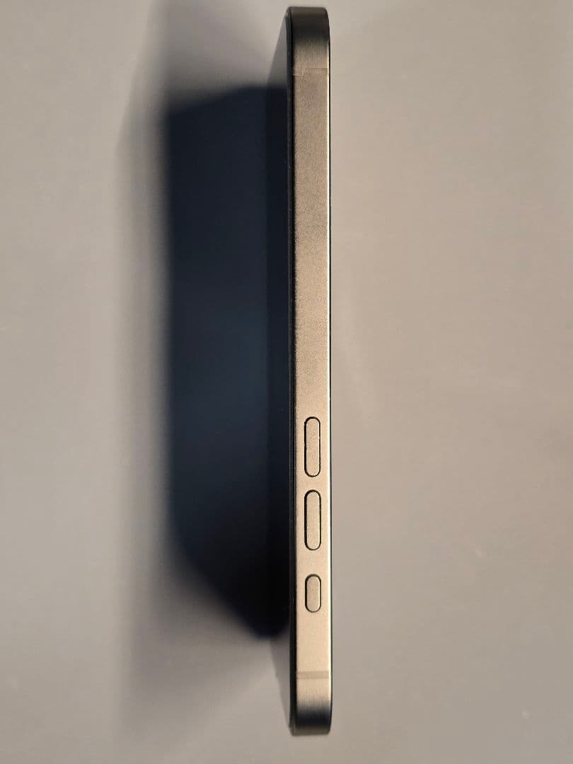 Apple iPhone 16e アメリカ版 本体