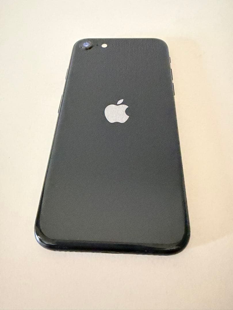 【美品】Apple iPhone SE (第2世代) ブラック128GB