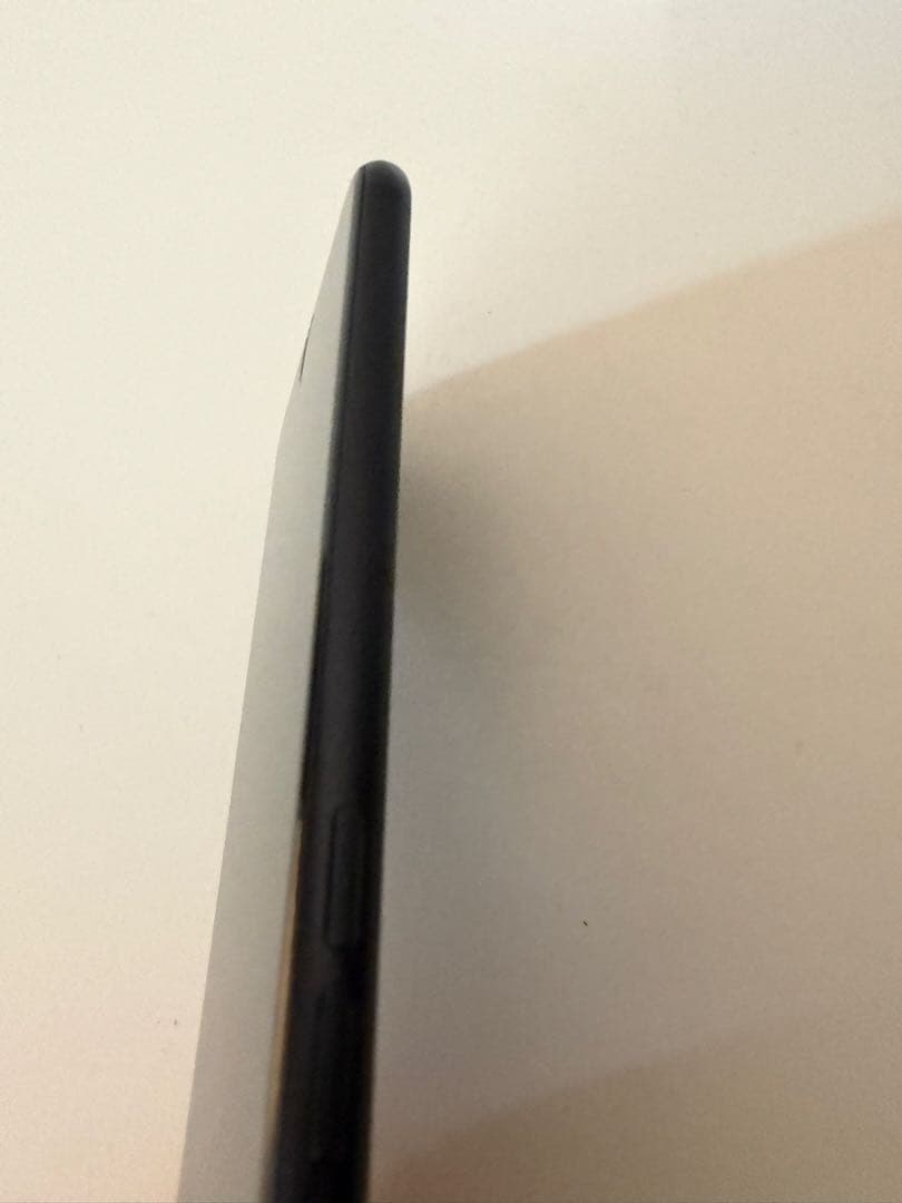 【美品】Apple iPhone SE (第2世代) ブラック128GB