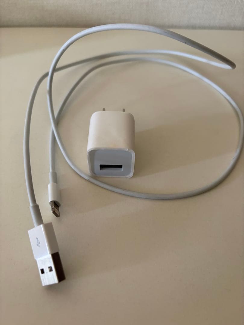 【美品】Apple iPhone SE (第2世代) ブラック128GB