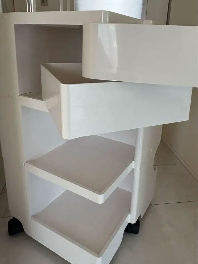 正規品 ジョエ・コロンボ　ボビーワゴン 3段2トレイ　キャスター付き　ホワイト