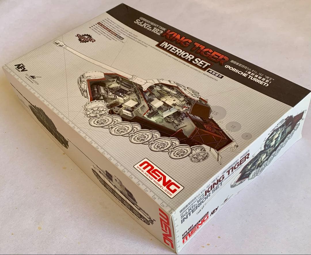 キングタイガー 室内再現モデル MENG製 1/35 戦車室内プラモデル 希少品
