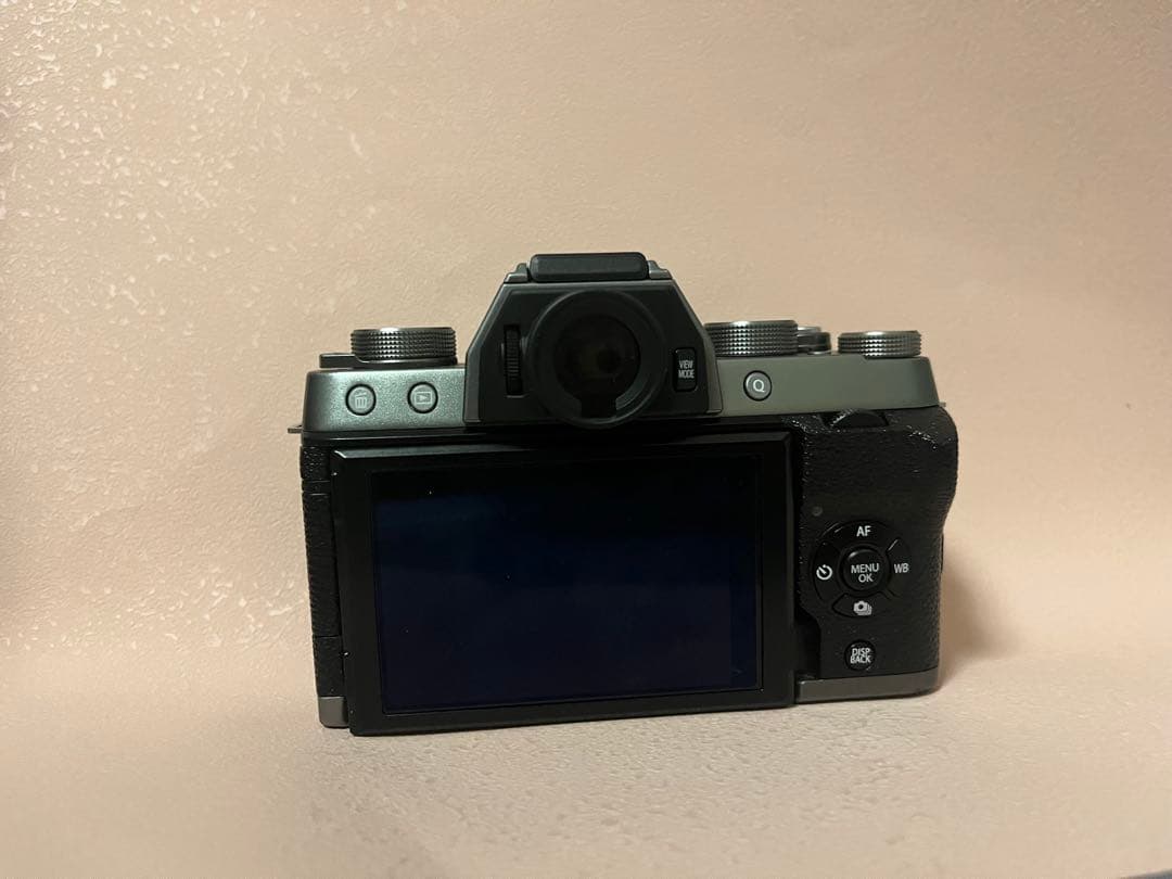 富士フイルム FUJIFILM xt100 ダークシルバー ボディ