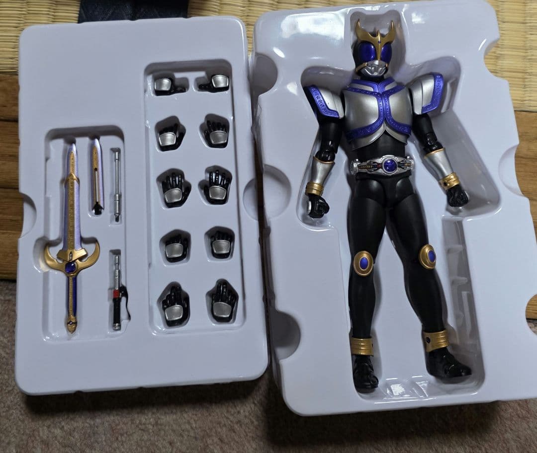 S.H.Figuarts 真骨彫製法 仮面ライダークウガ タイタンフォーム