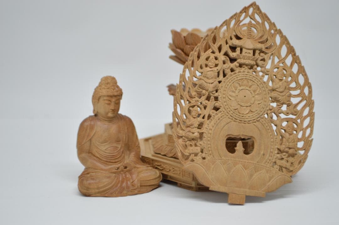 1点限定特価　白檀　座弥陀　八角1.5寸　飛天光背　高級品　天台宗/浄土宗/時宗