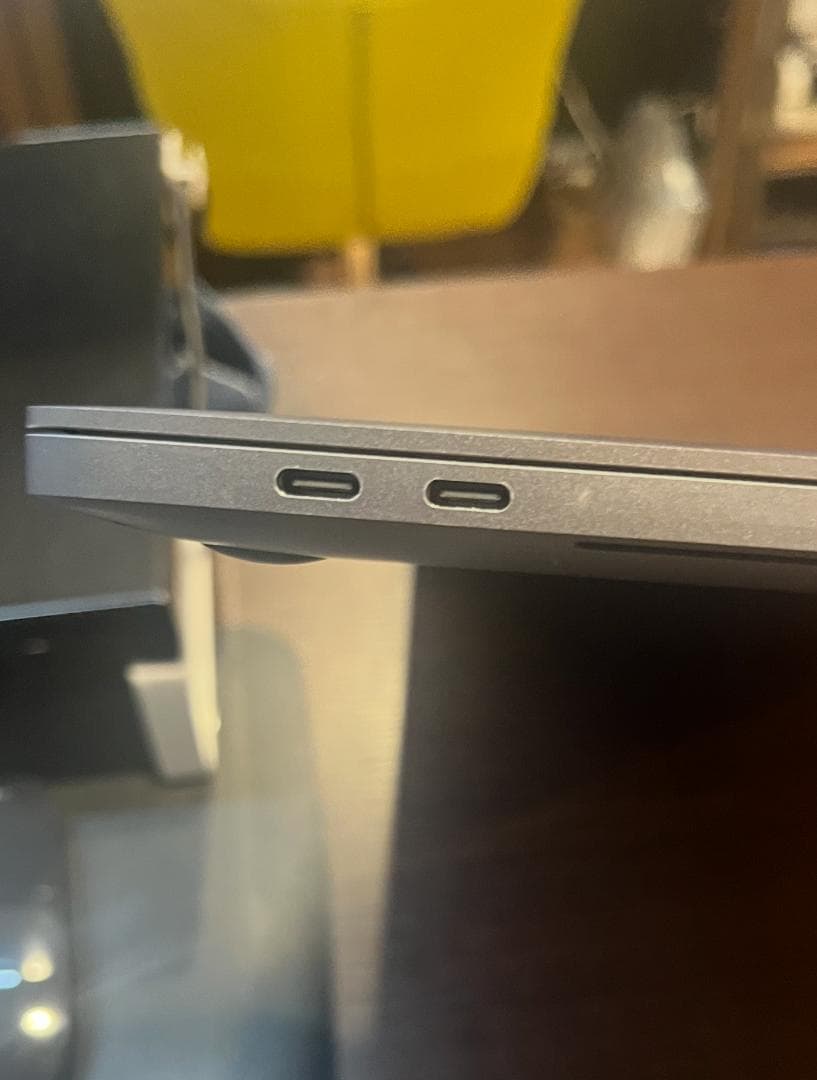MacBook本体 MacBook Pro 16 2019, Core i7 16GB 512GB