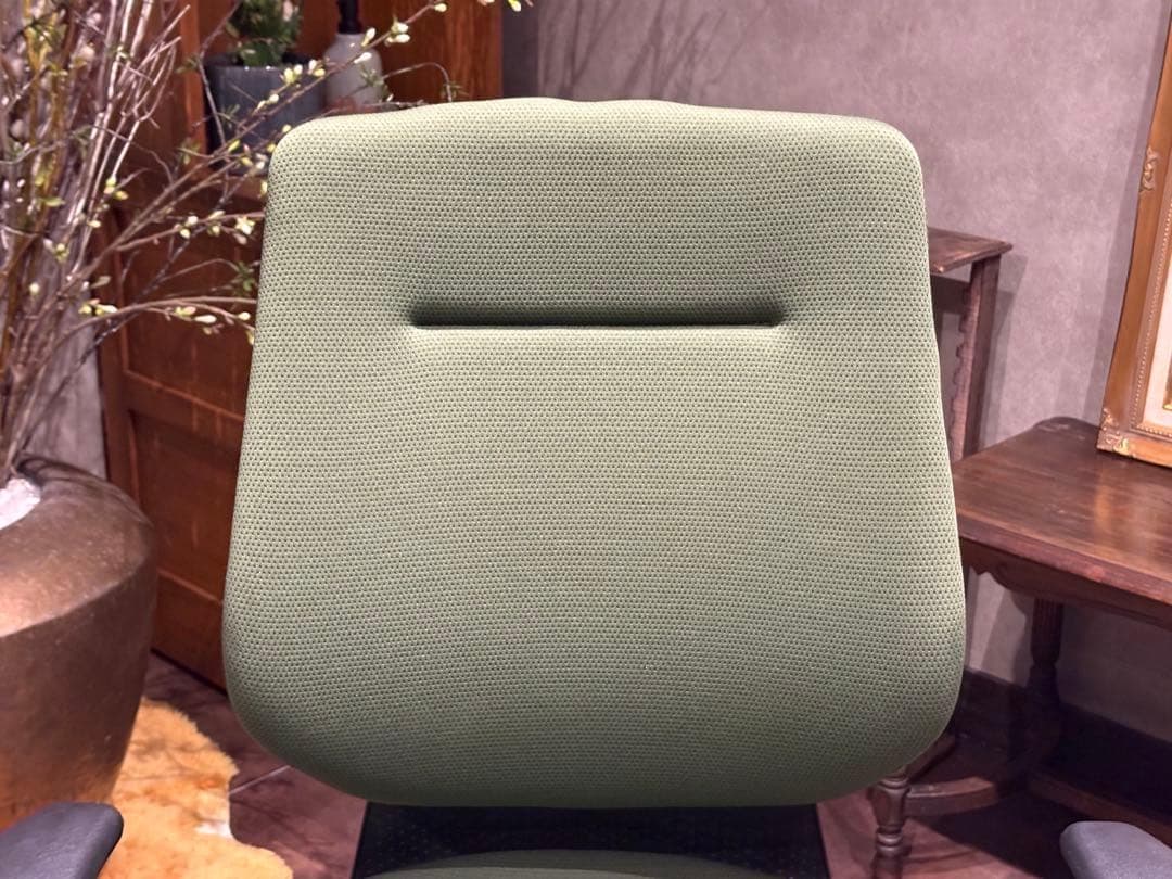 ②KOKUYO コクヨ　デスクチェア　オフィスチェア　イングチェア　H