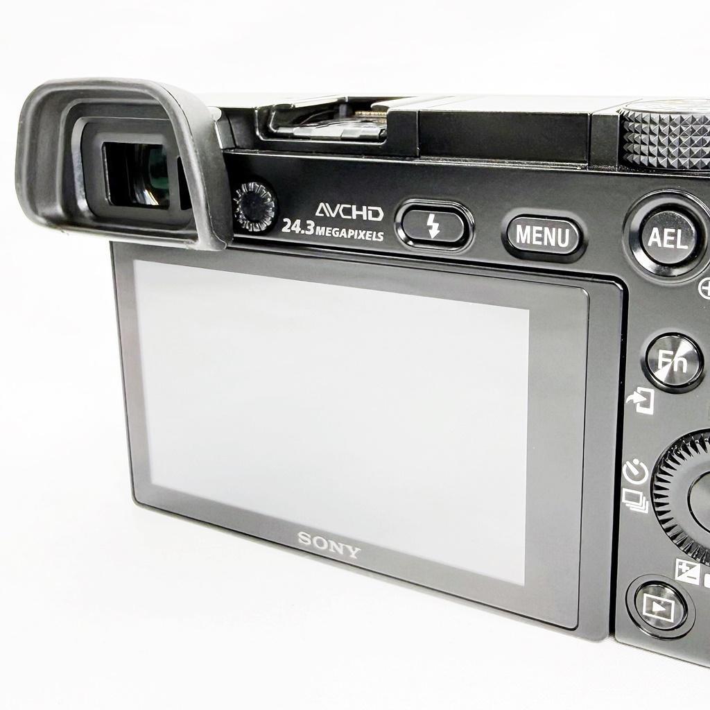 【美品】ソニー α6000 ILCE-6000Y ダブルズーム ミラーレスカメラ