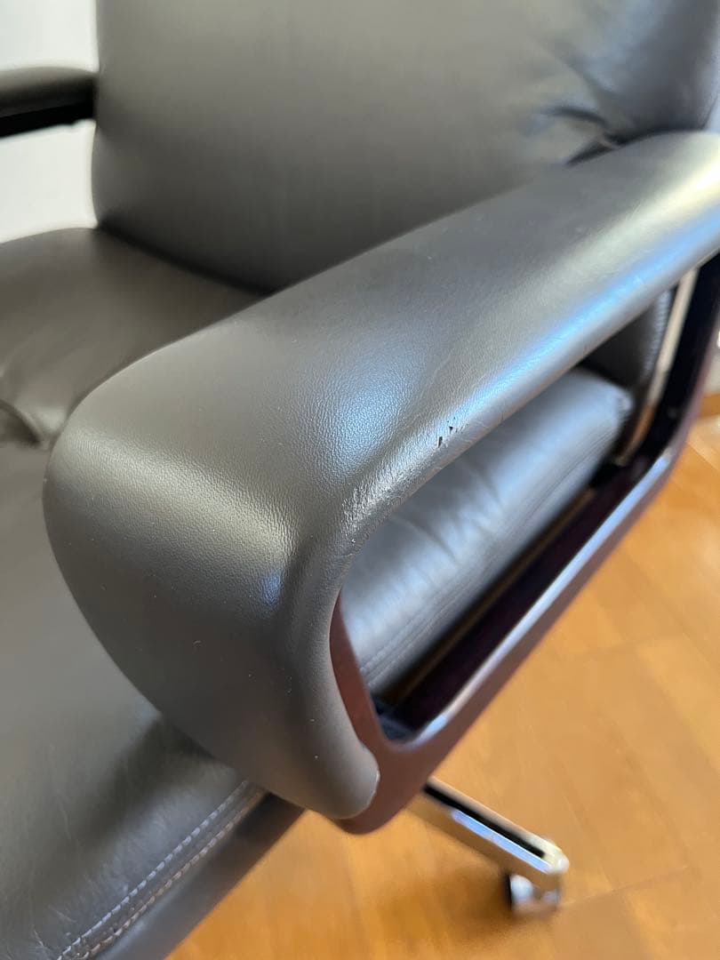 Mobilia モビリア 本革張り ヴィンテージ エグゼクティブチェア　希少