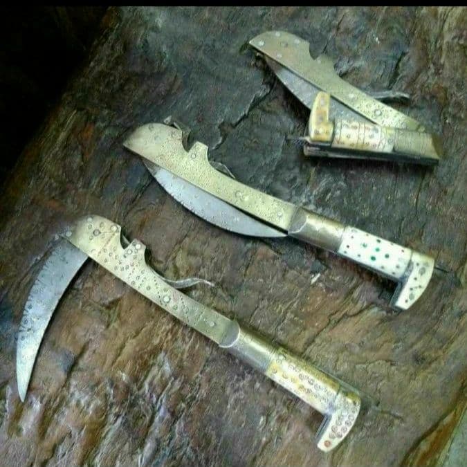 ネパール　手作り　折りたたみ式　装飾カマ　A
