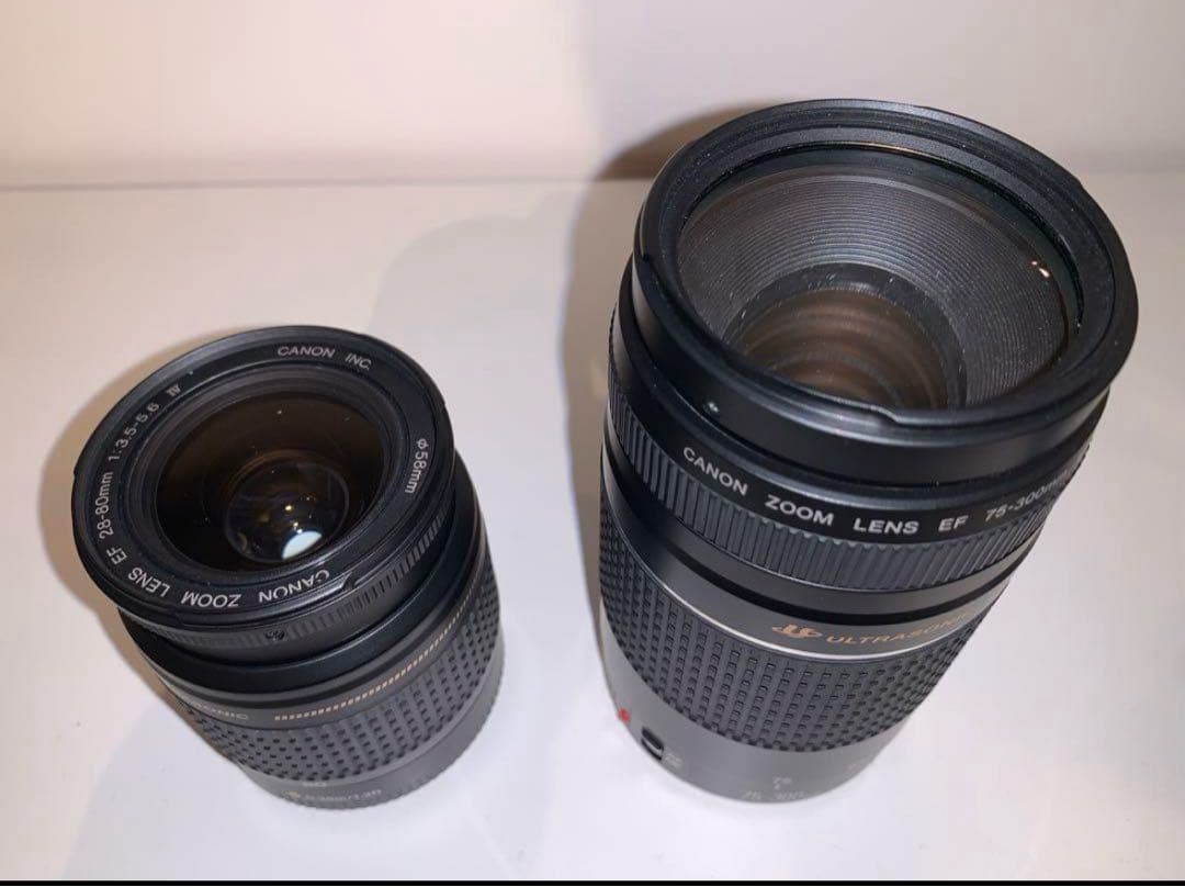 Canon EOS Kiss x9 ダブルレンズセット ストラップ付 美品