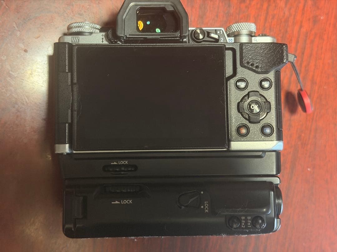 OLYMPUS OM-D E-M5 II バッテリーグリップ付き