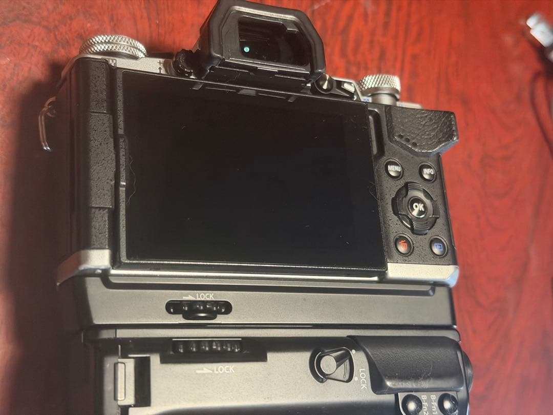 OLYMPUS OM-D E-M5 II バッテリーグリップ付き
