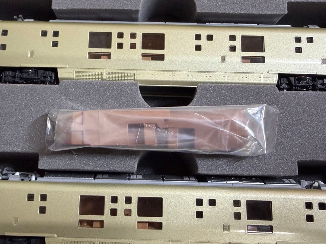 Nゲージ　TOMIX 97901 E001形　TRAIN SUITE 四季島