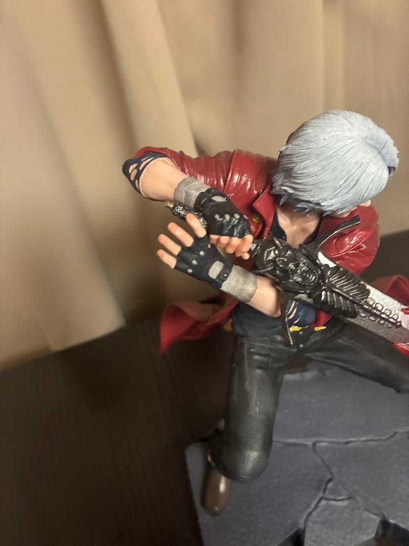 デビルメイクライ5 ダンテ　フィギュア