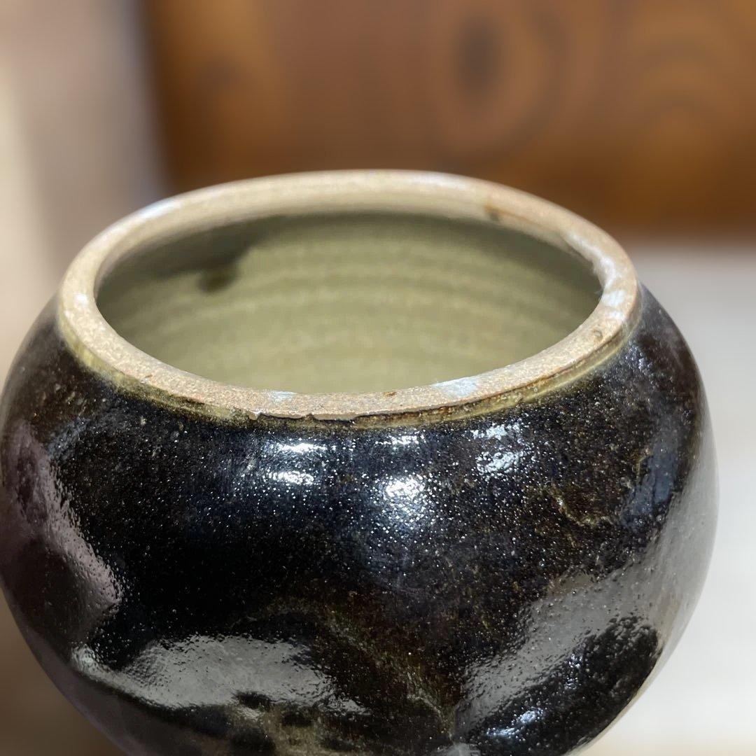 酒津兜山窯　岡本孝明　黒釉抜絵蓋物　共箱