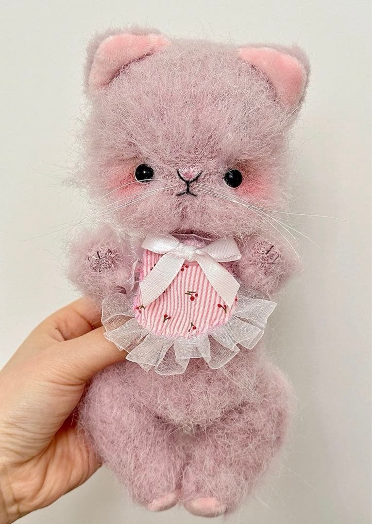 横顔もめっちゃかわいい猫ちゃん ぬいぐるみ アーティストベア 海外作家様 ねこ